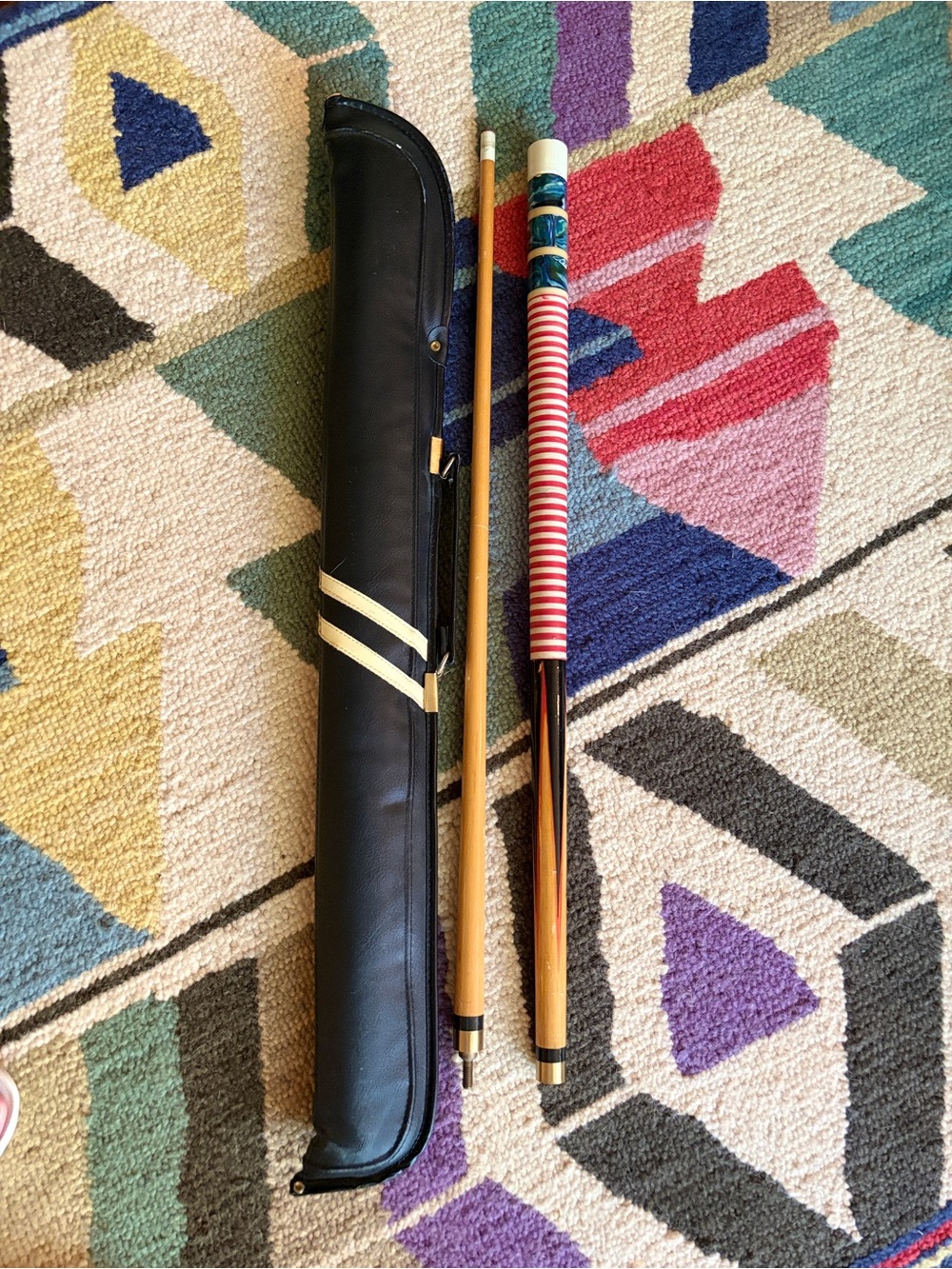 Vintage pool cue stick and carrying case 17 oz. Red white and blue. Billiards. - Picture 4 of 8